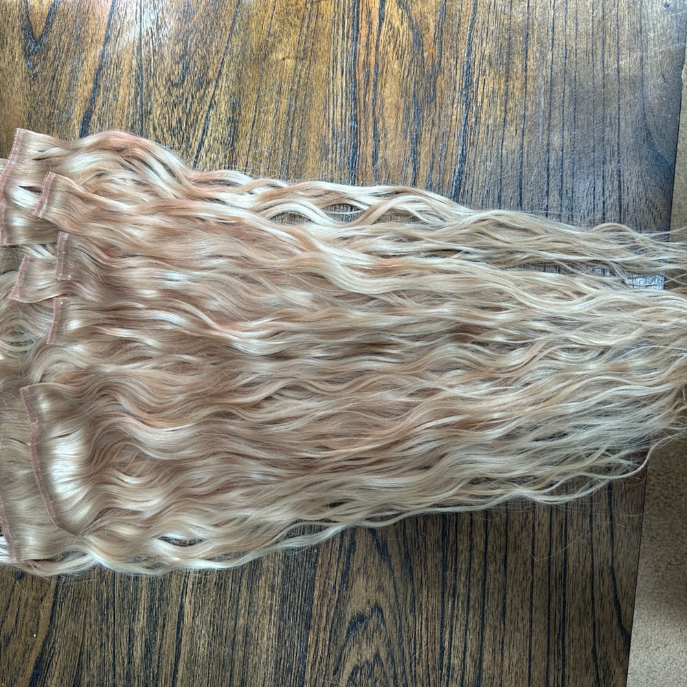 Beachwave Glamseamless clip-in ready-to-wear extensions